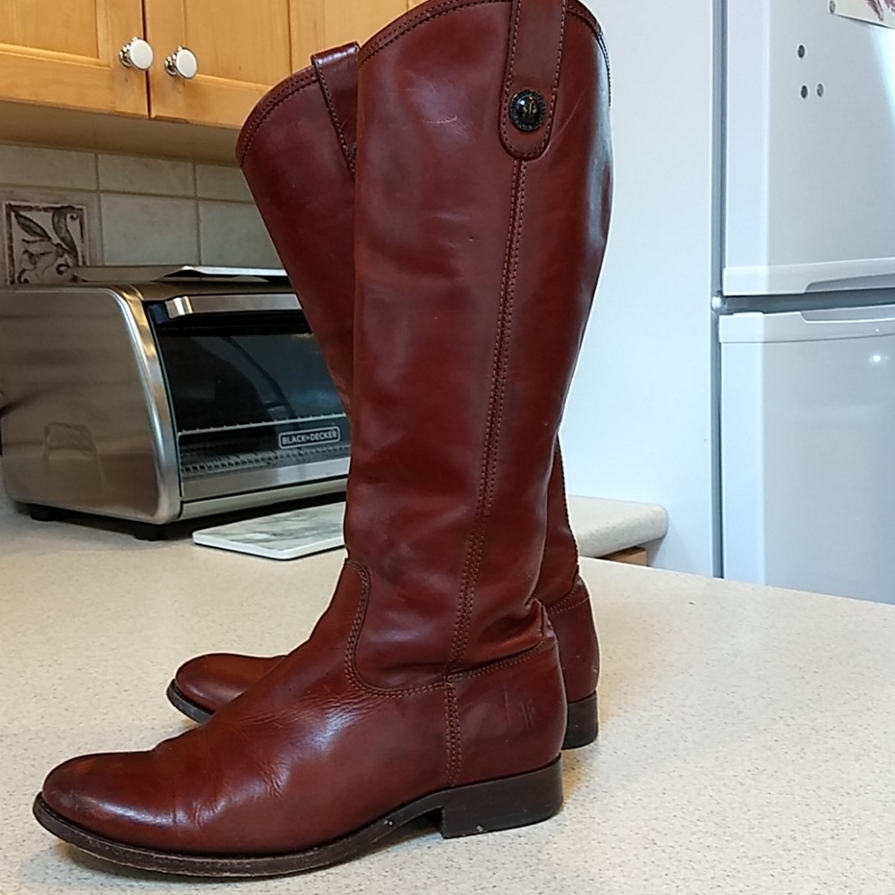 Gorgeous FRYE riding boots!
